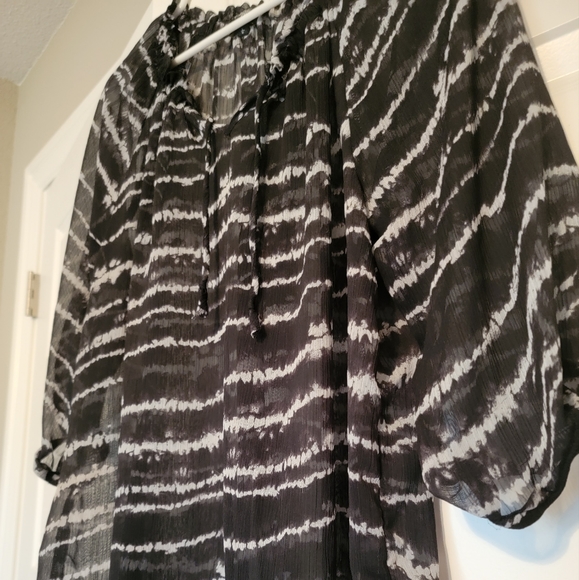 EXPRESS Shear Top - Picture 6 of 6